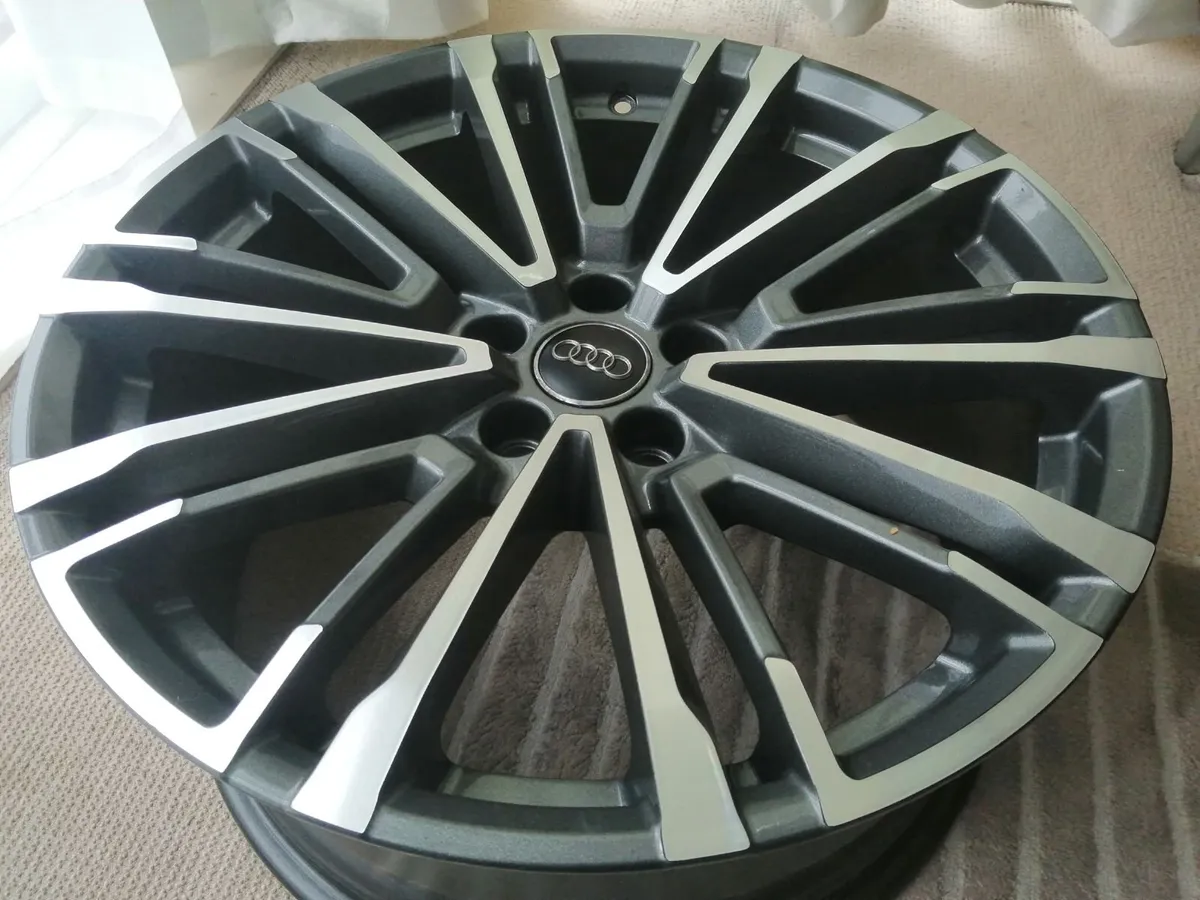 Genuine 19" Audi alloys (Limited edition) - Image 1