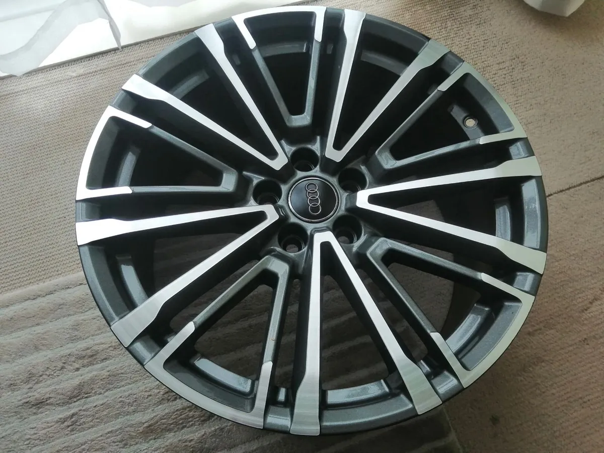 Genuine 19" Audi alloys (Limited edition) - Image 2