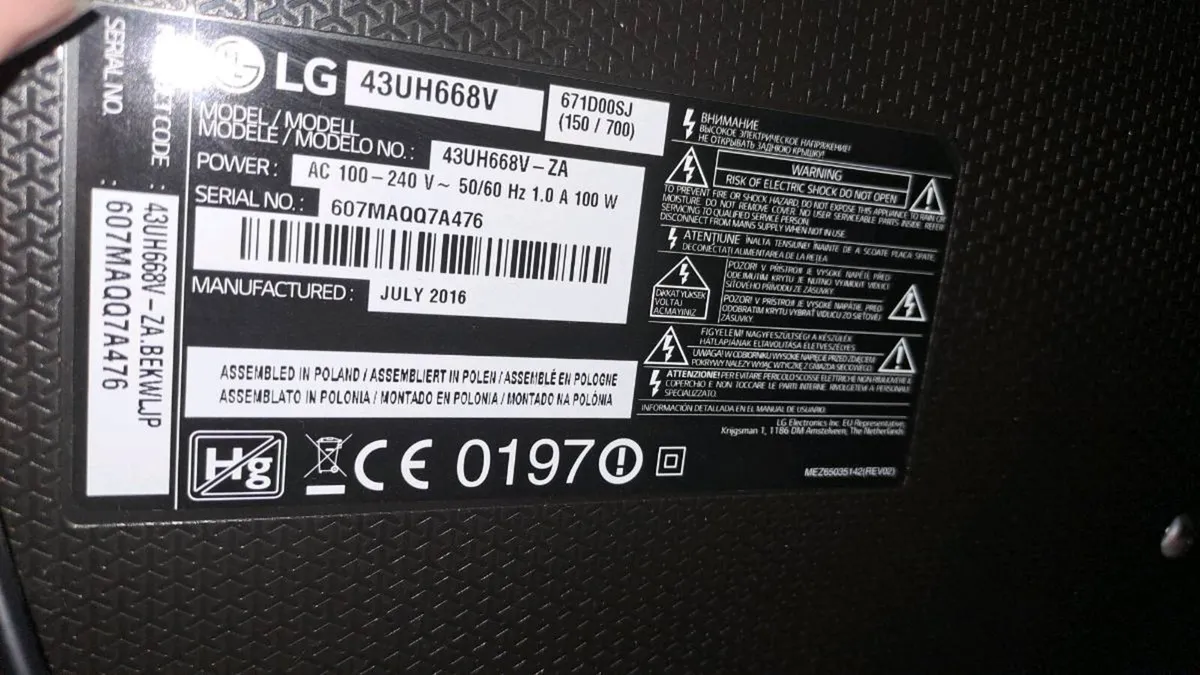 43" LG smart Tv - Image 3