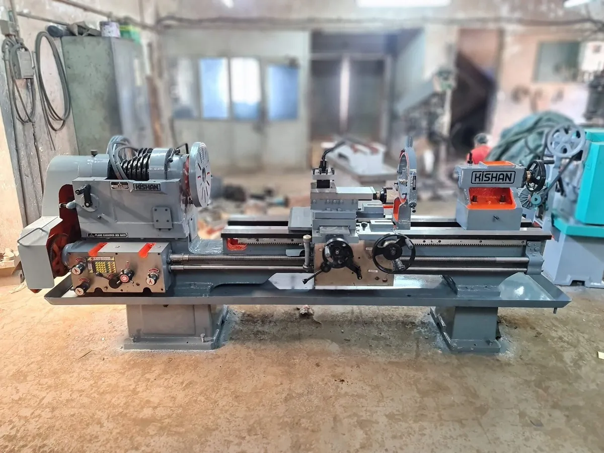 Large workshop 230v lathe