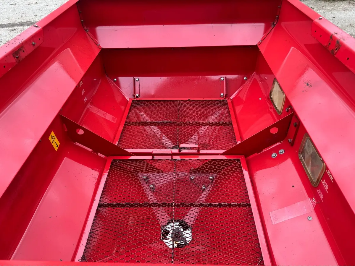 Farm machinery - Image 4