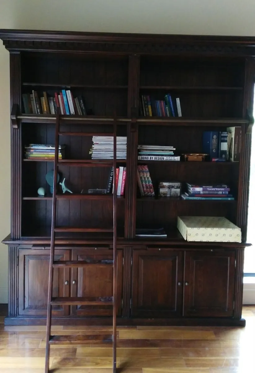 Bookcase with ladder - Image 1
