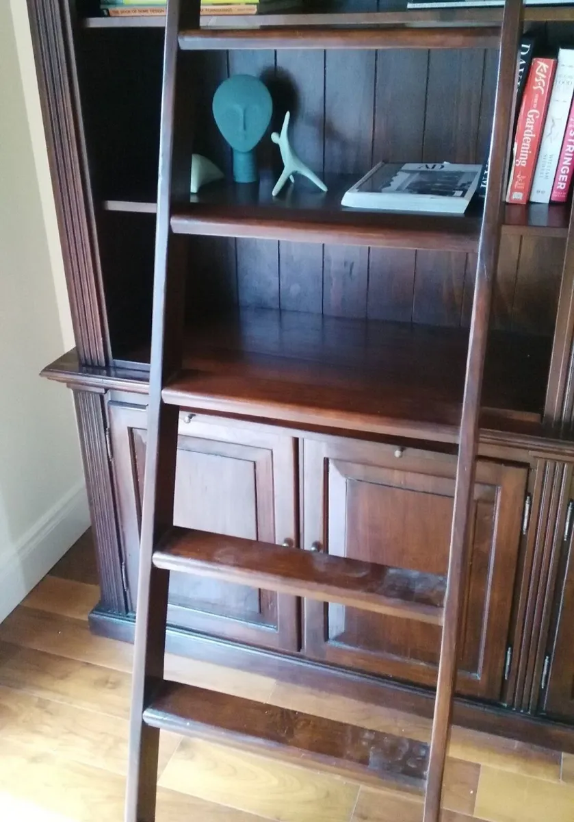 Bookcase with ladder - Image 3
