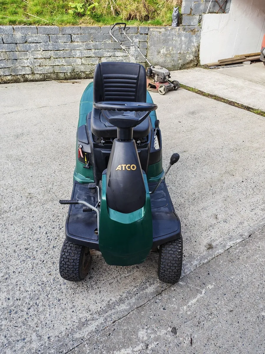 Ride on Lawnmower - Image 1