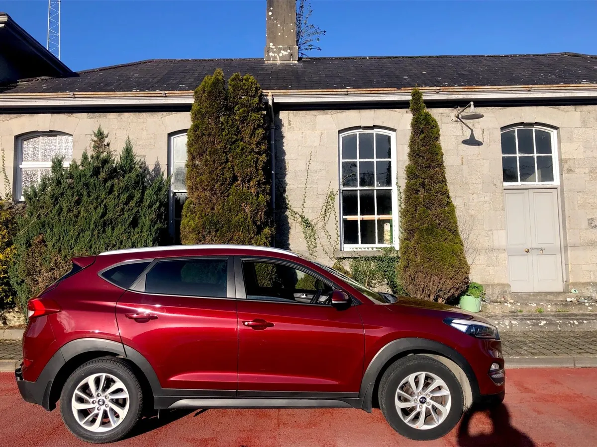 HYUNDAI TUSCON 2016 LIGHT REAR DAMAGE - Image 2