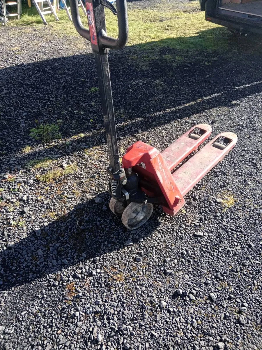 Pallet trucks - Image 1