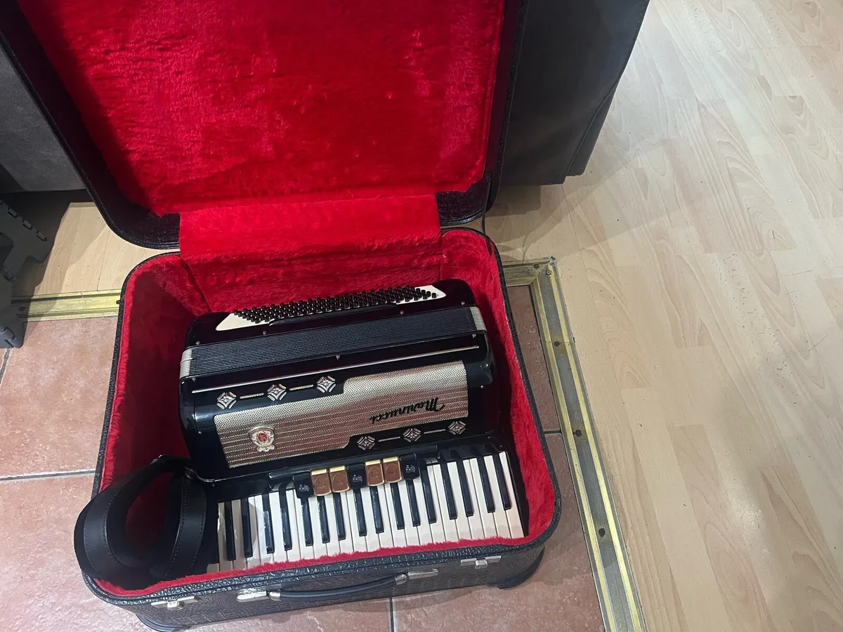 Accordion Marinucci 120 bass - Image 1