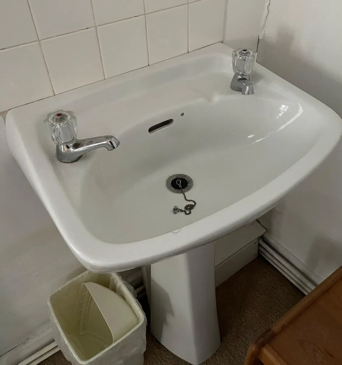 Sink and pedestal - Image 2