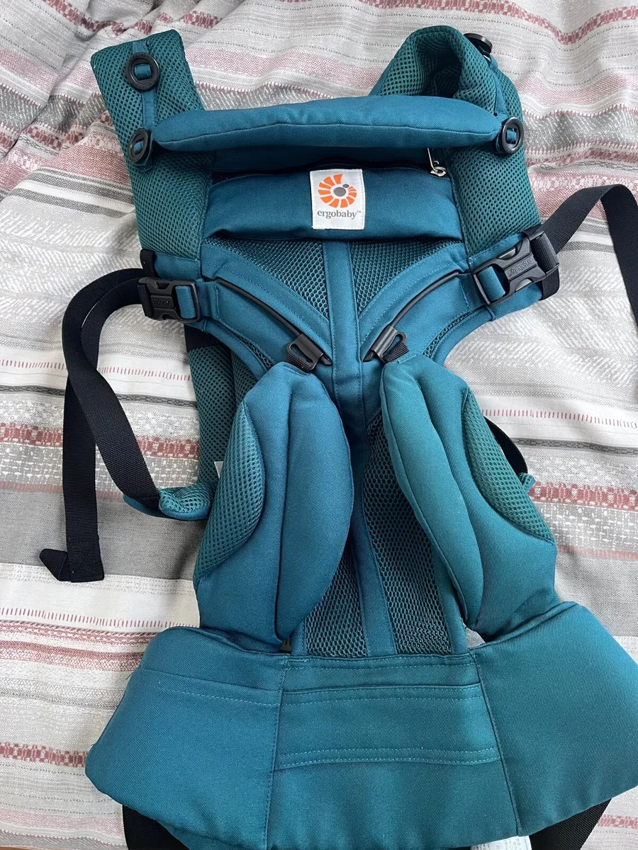 Baby bundle —cot, Moses basket, bouncer & carrier - Image 2