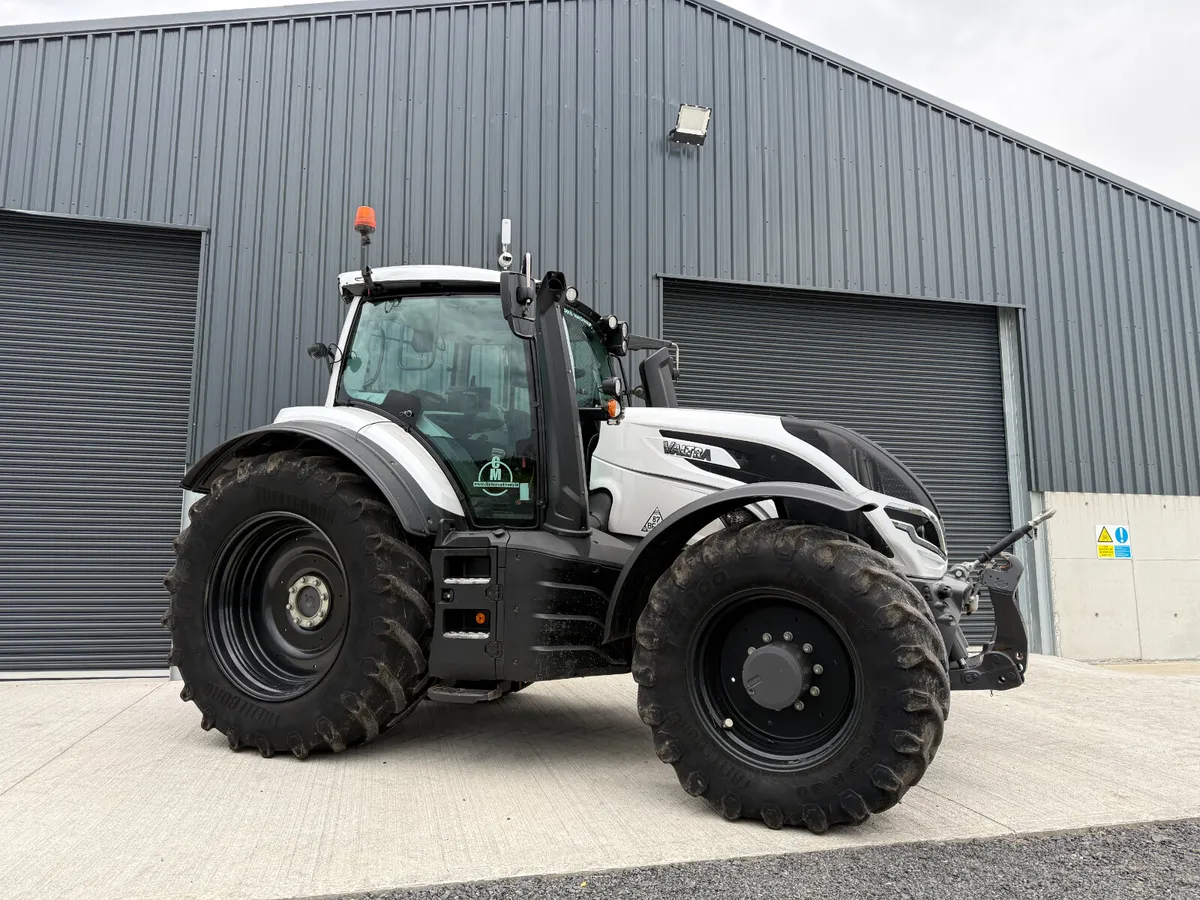 2022 Valtra T235 Versu – High Spec, Ready to Go! - Image 4