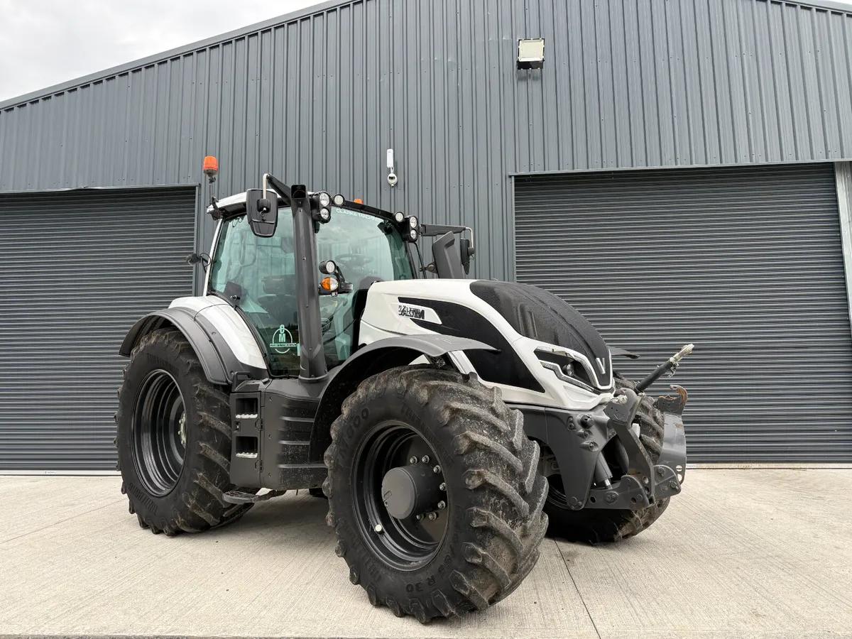 2022 Valtra T235 Versu – High Spec, Ready to Go! - Image 2