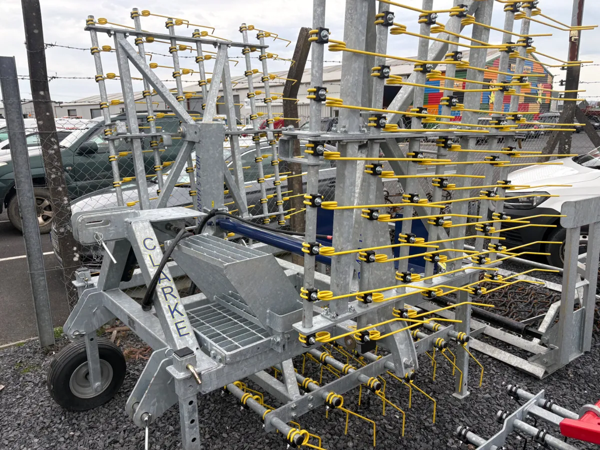 New Clarke 4.5m spring tine harrow - Image 3
