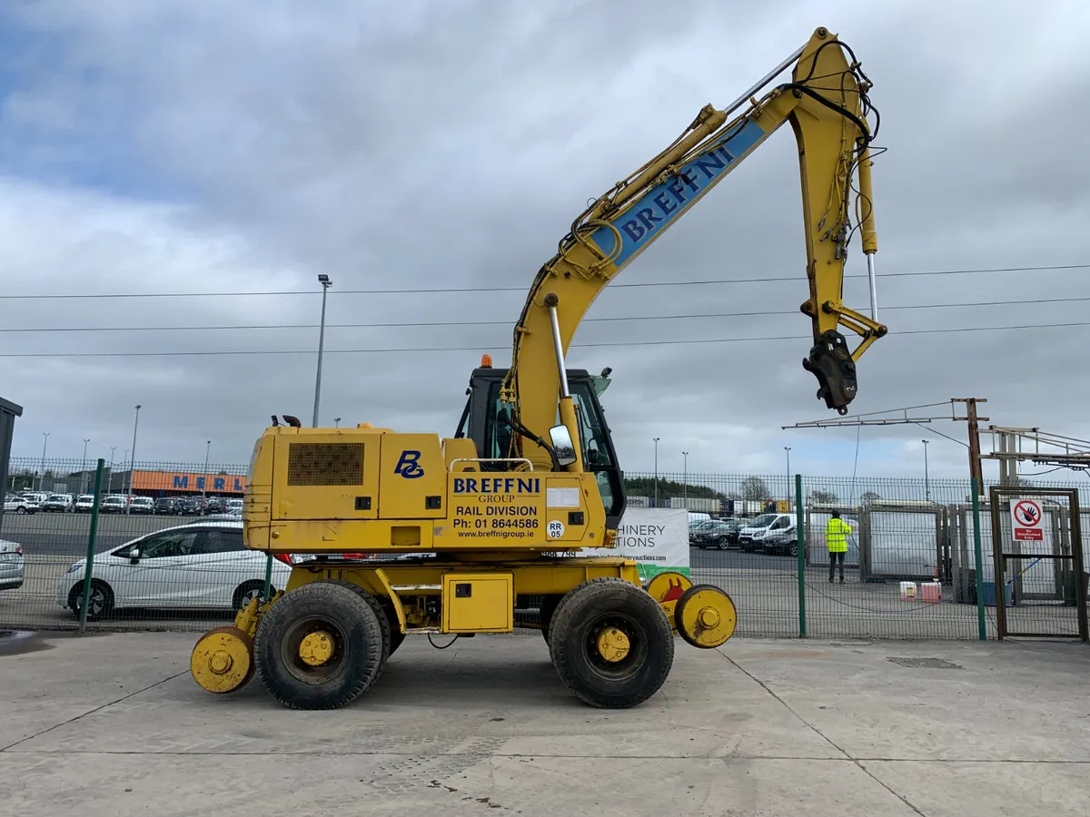 CASE 988 WHEELED RAIL EXCAVATOR FOR AUCTION - Image 4