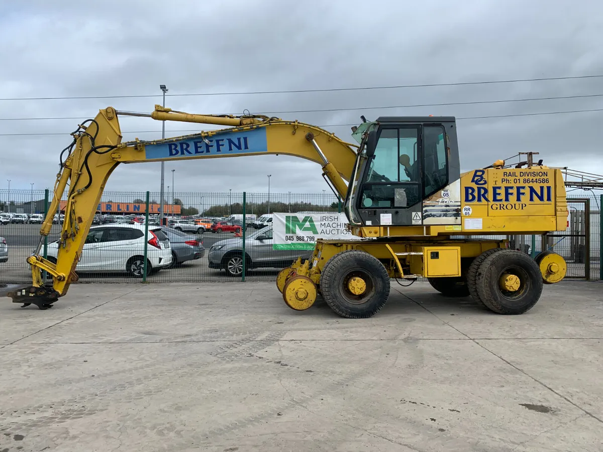 CASE 988 WHEELED RAIL EXCAVATOR FOR AUCTION - Image 3