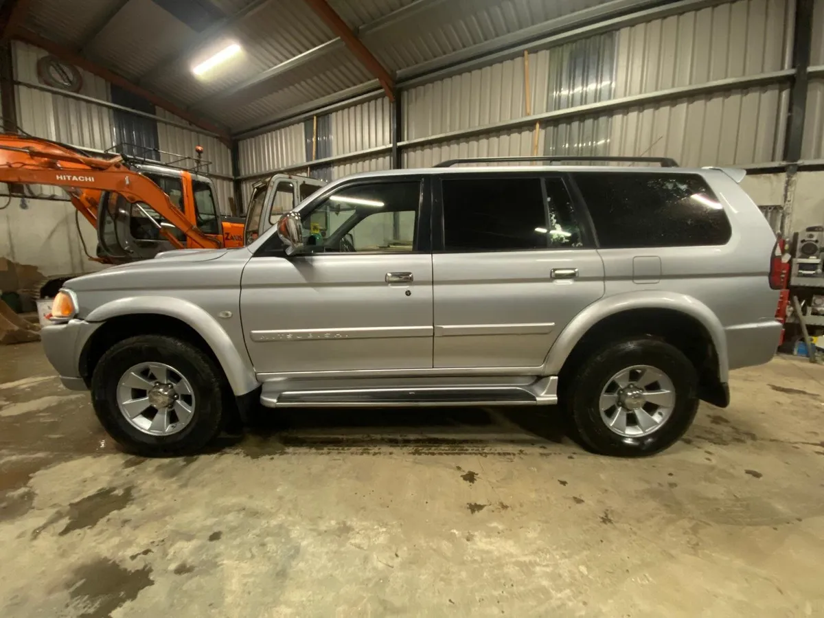 Mitsubishi pajero sport low milage - Image 2