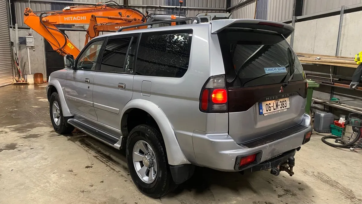Mitsubishi pajero sport low milage - Image 3
