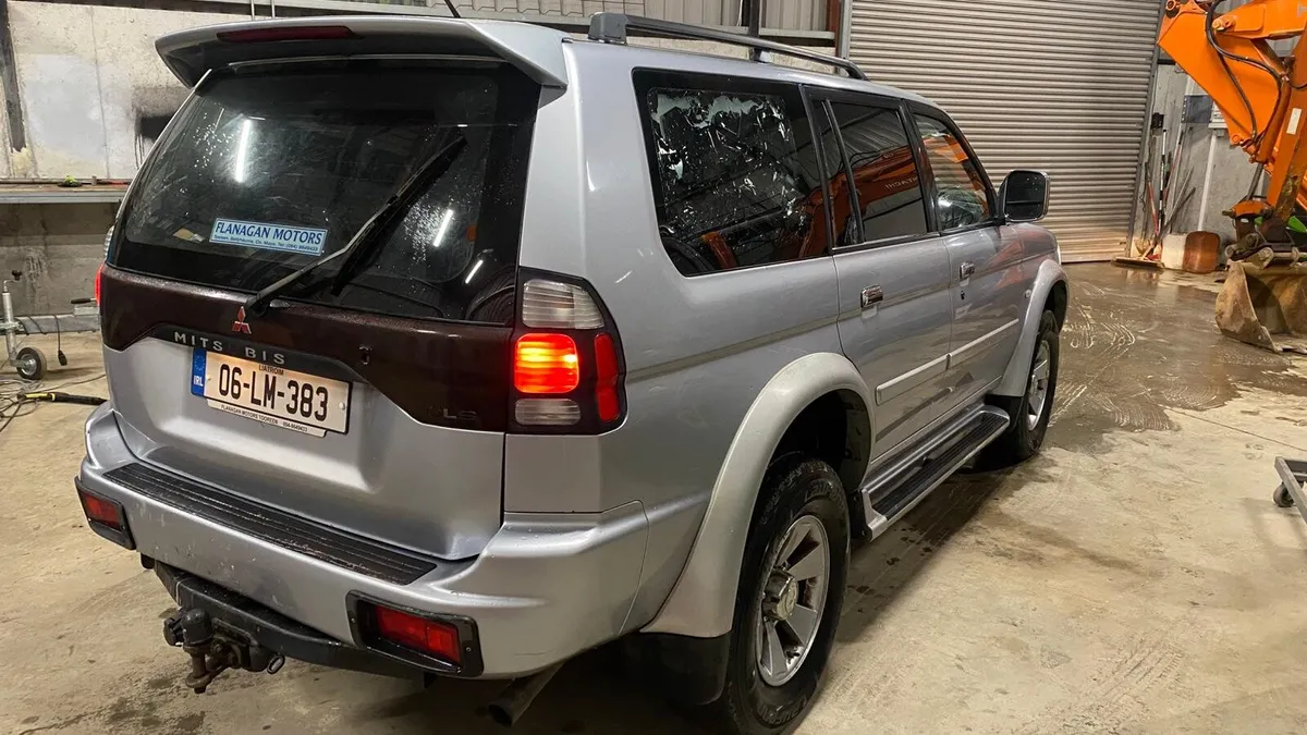 Mitsubishi pajero sport low milage - Image 4
