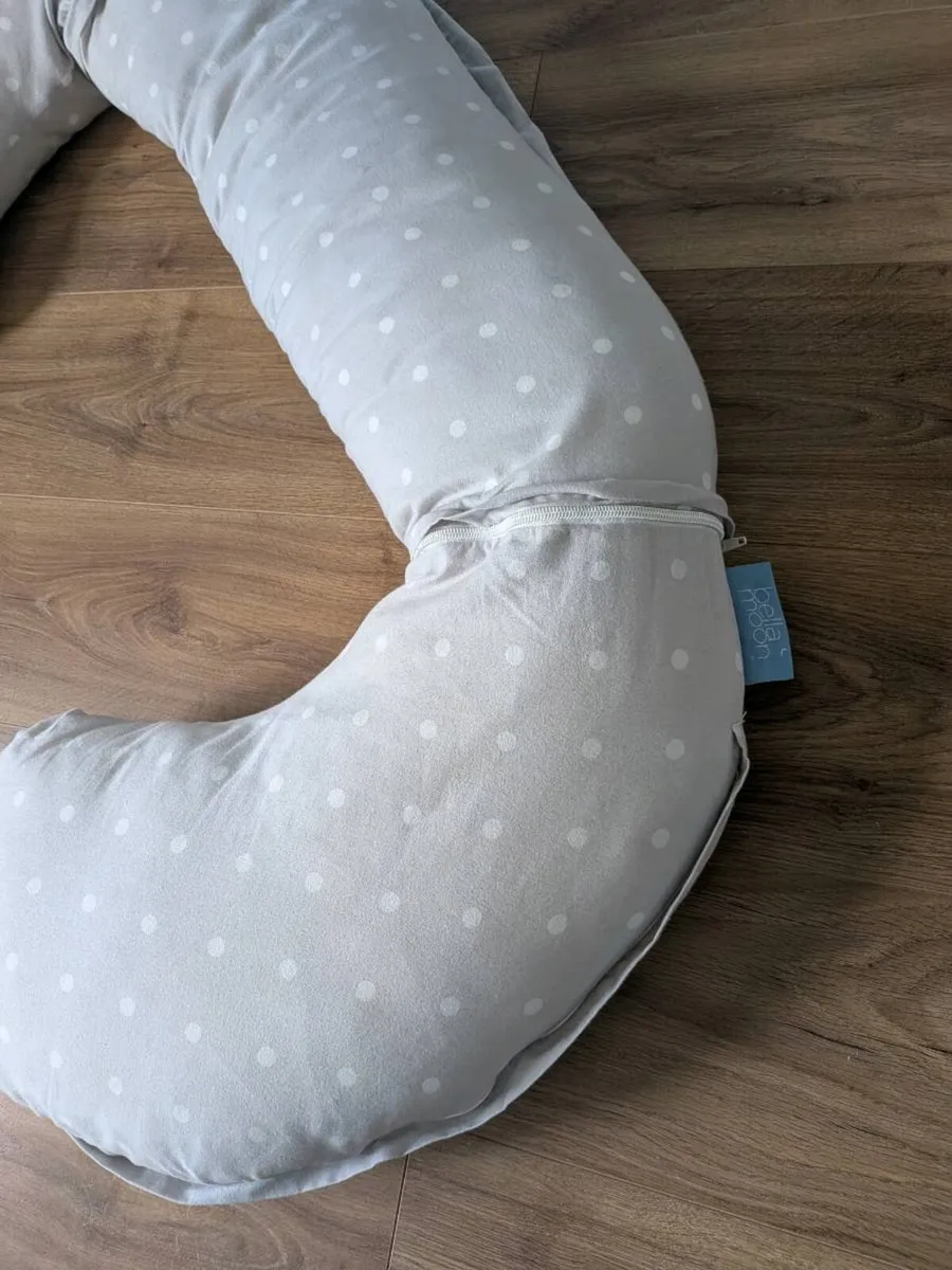 Bella Moon pregnancy and nursing pillow - Image 2