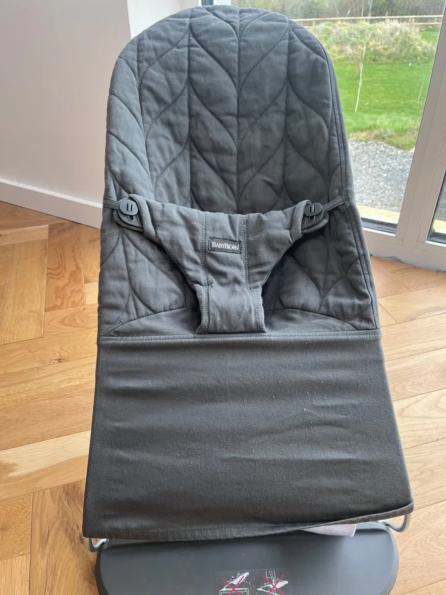 Baby bundle —cot, Moses basket, bouncer & carrier - Image 4