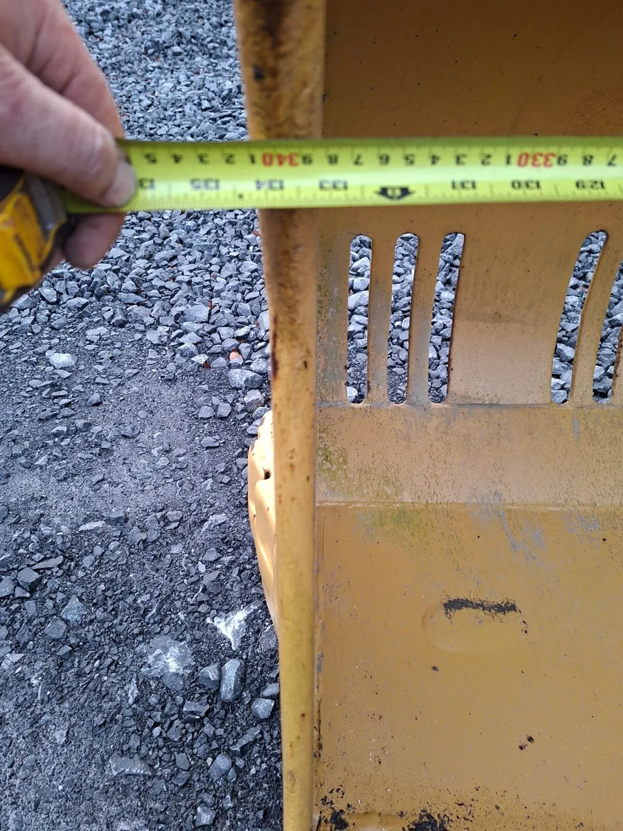 CAT Bucket - Image 4