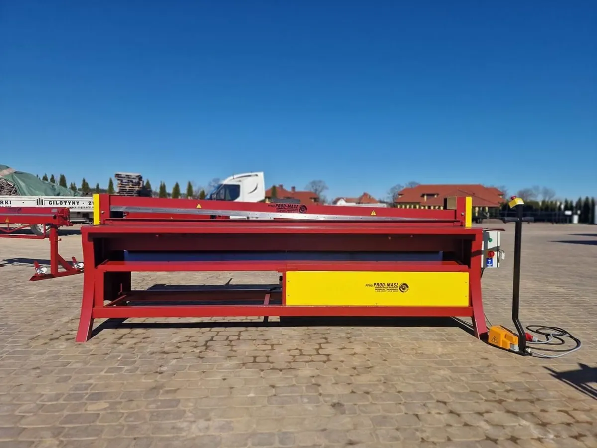 hydraulic sheet metal guillotine 3m-1.2mm steel - Image 1