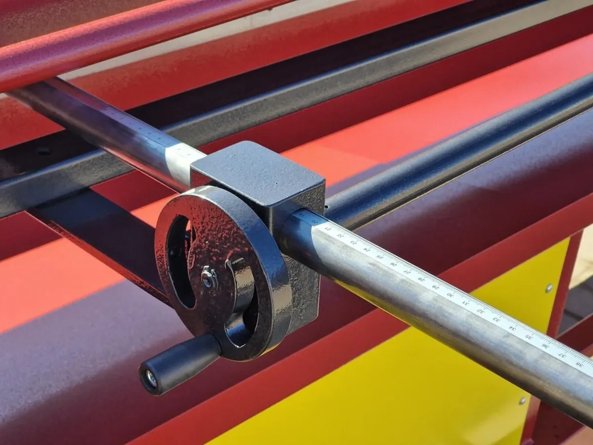 hydraulic sheet metal guillotine 3m-1.2mm steel - Image 3