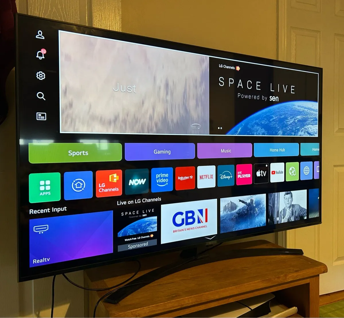 LG UR81 55 inch 4k Smart UHD TV - Image 2