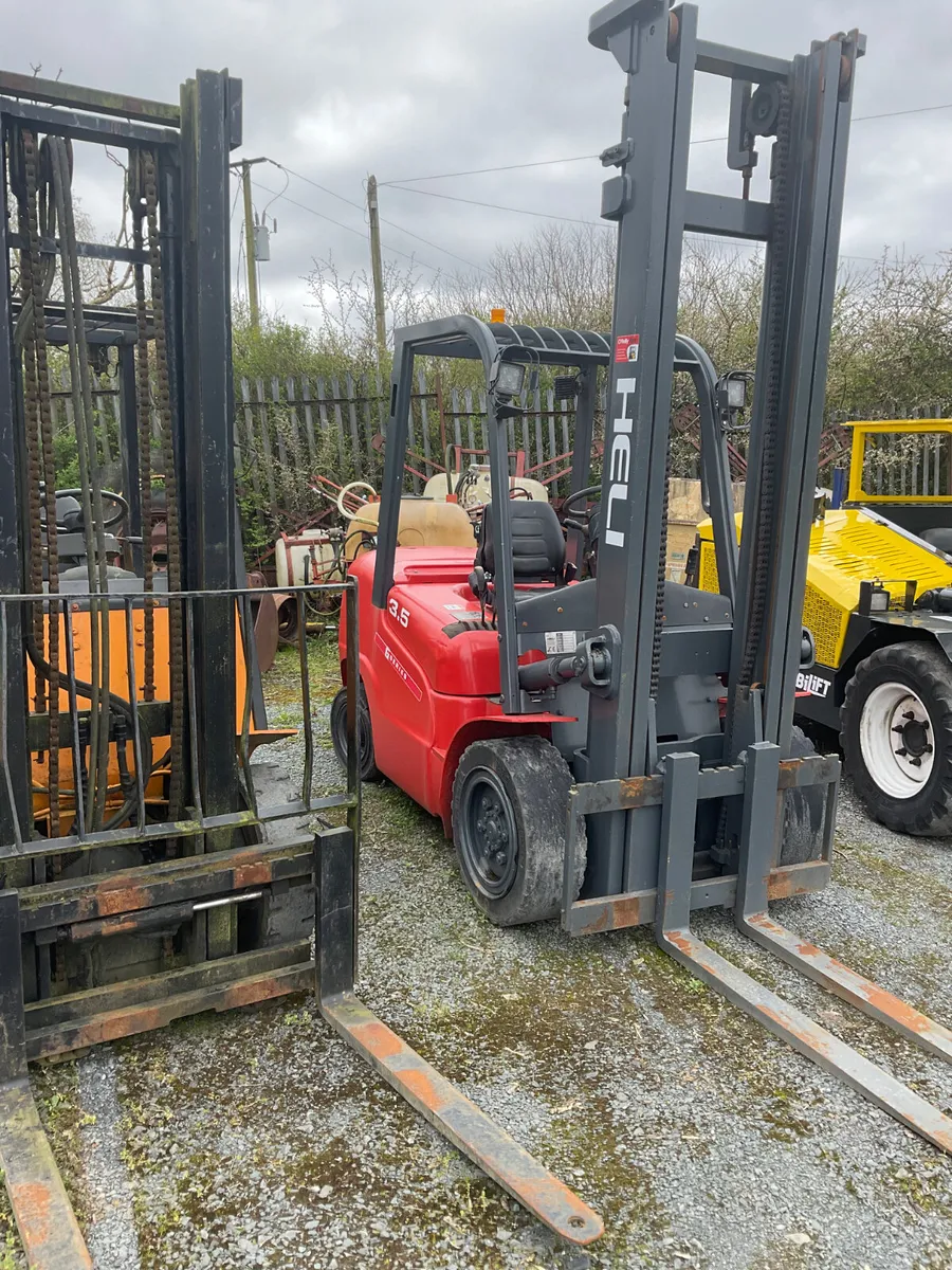 FORKLIFT - Image 2