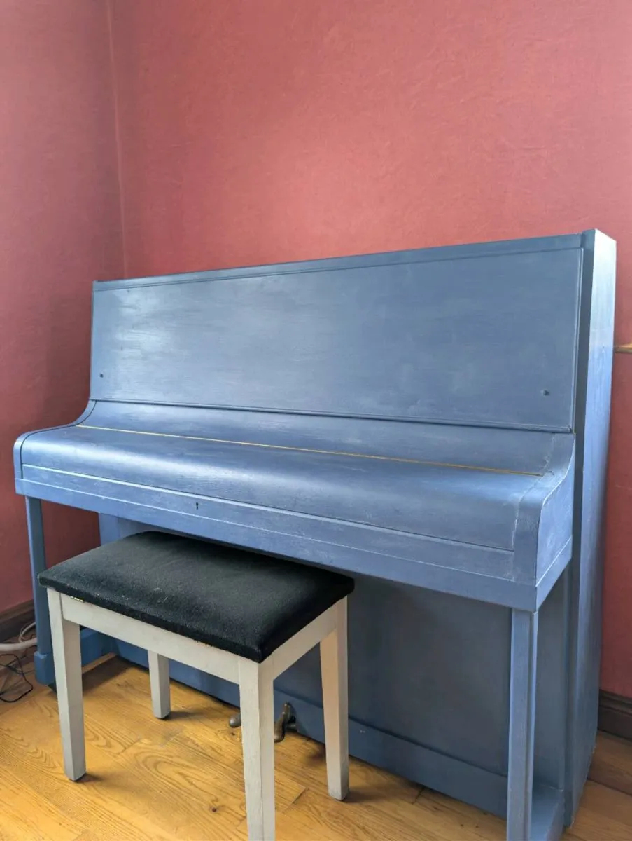 Upright Piano - Image 1