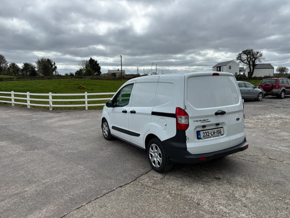 Ford Transit Courier 2023 - Image 4
