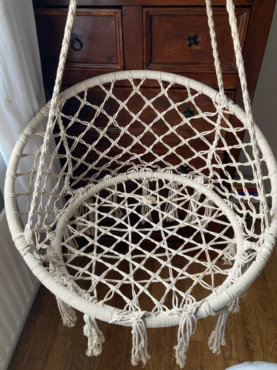 Suspended egg chair - Image 1