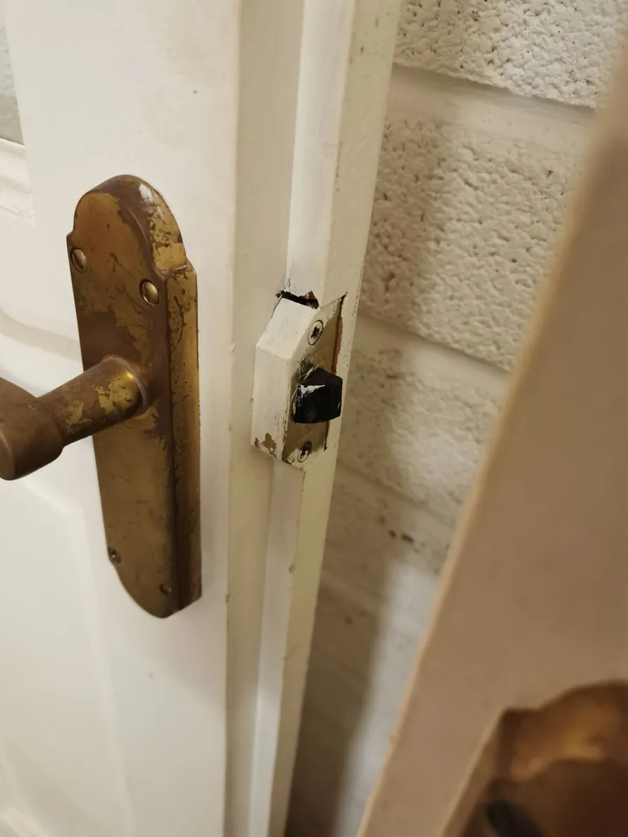 White wooden internal doors with glass - Image 2