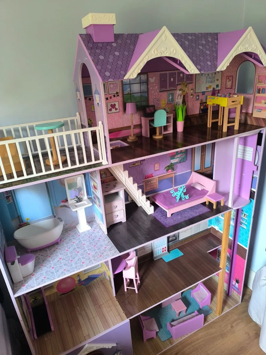 Doll house - Image 2