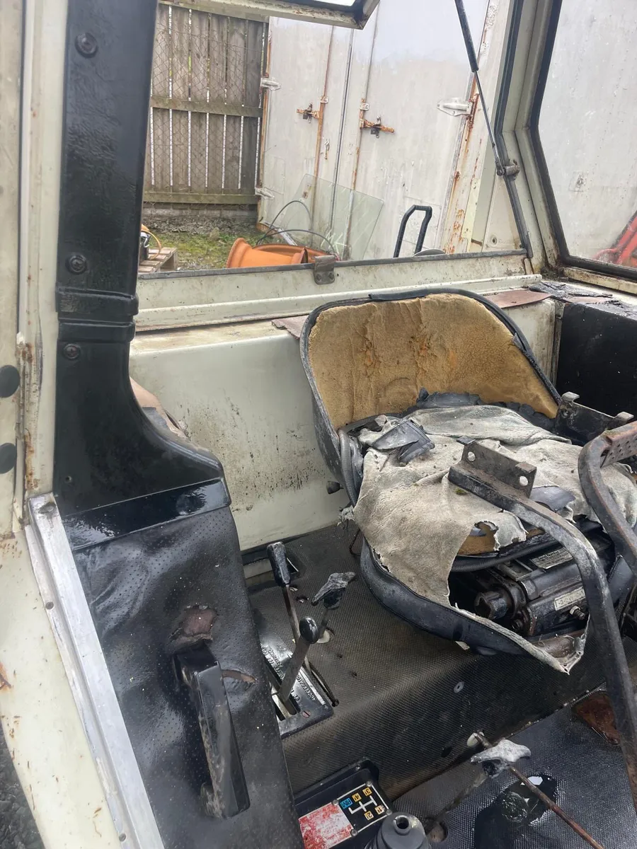 Lamborghini 1056/1256 Cab - Image 2