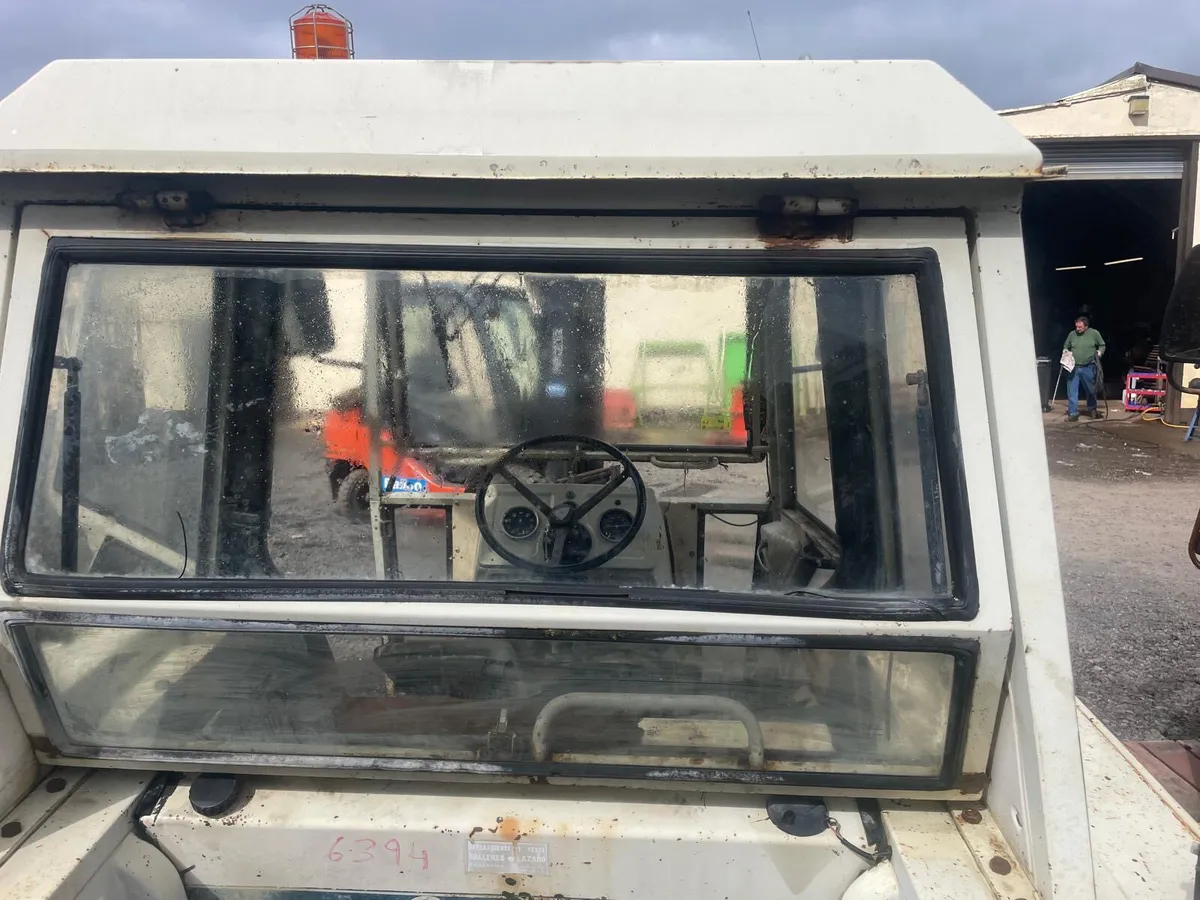 Lamborghini 1056/1256 Cab - Image 4