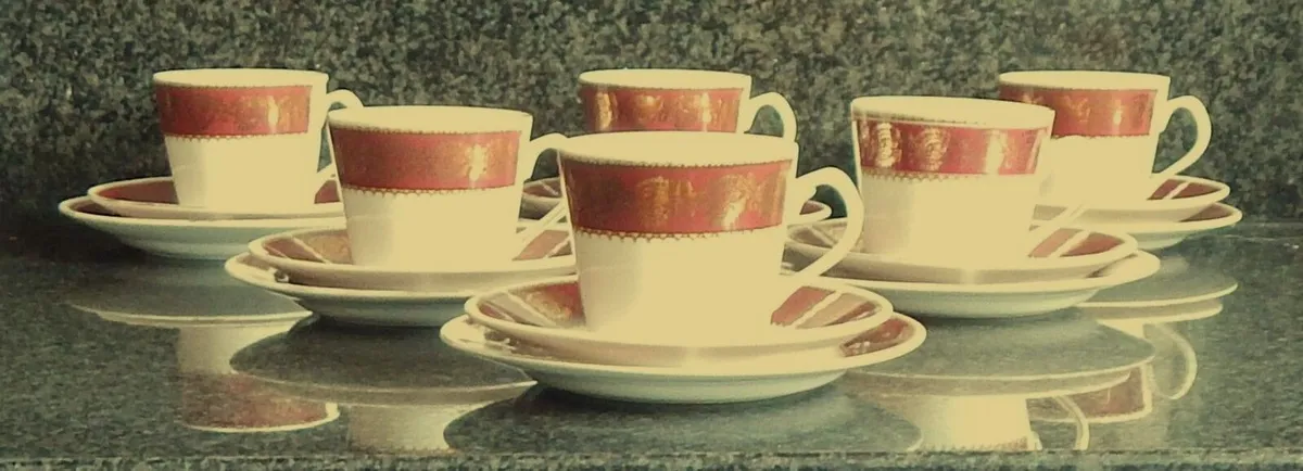 18 Piece Elizabethan Burgundy Bone China Tea Set - Image 2