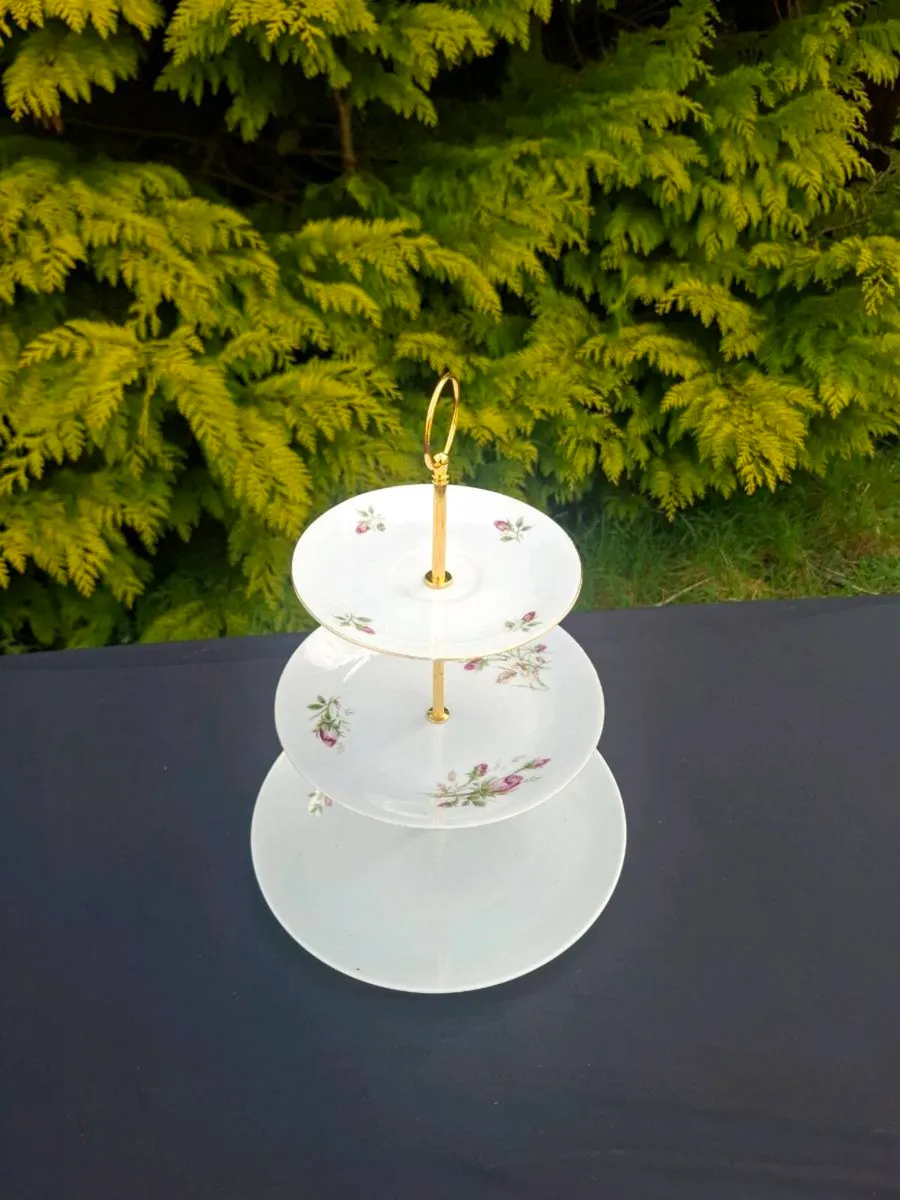 Rose porcelain 3 tiers cake stand postage possible - Image 1