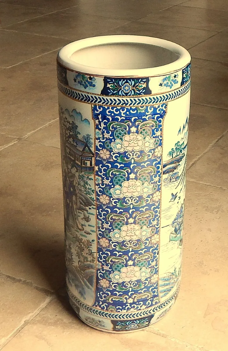 Chinese Porcelain Blue & White Vase/Umbrella Stand - Image 2