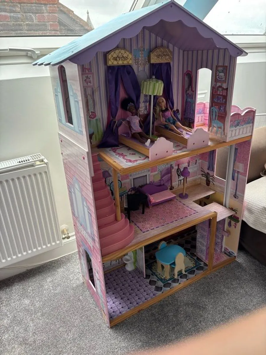 very good condition Doll house - Image 4