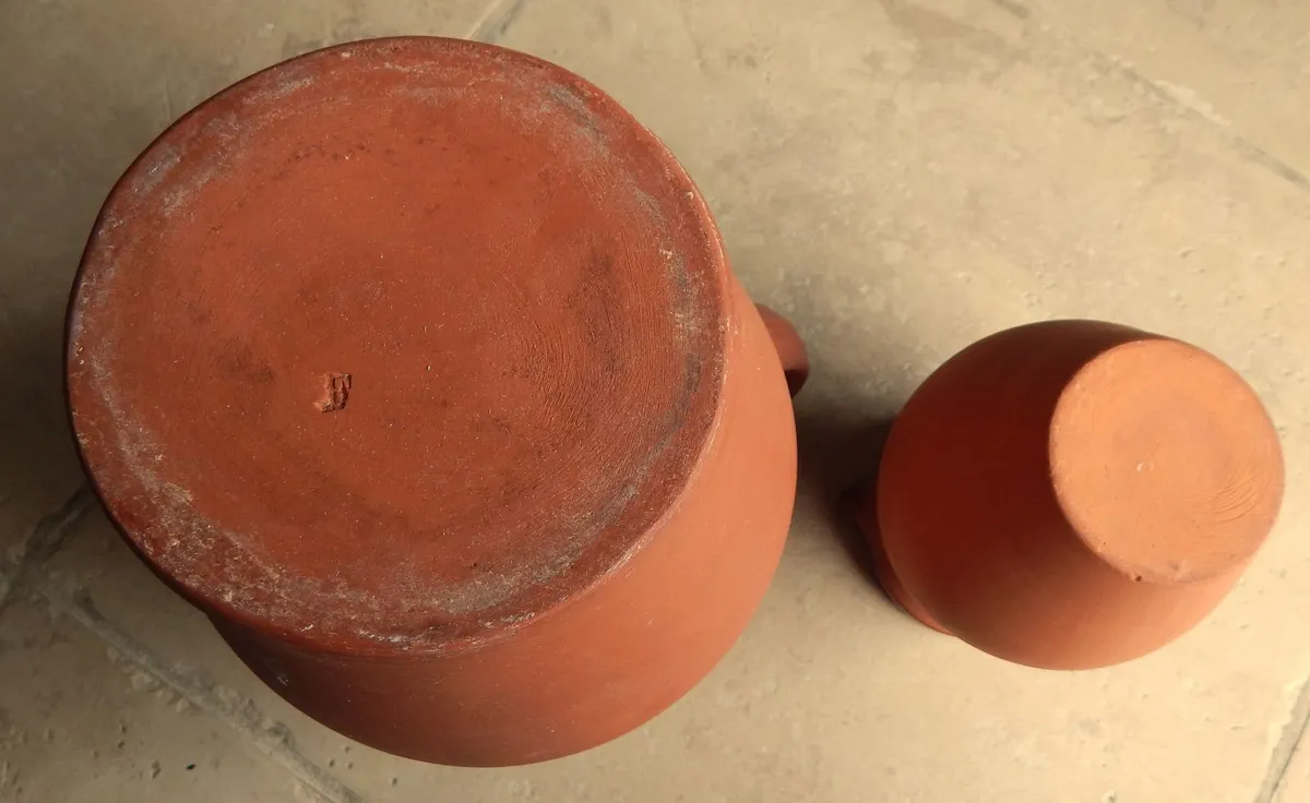 2 Terracotta Jugs with Glazed Rims - Image 4