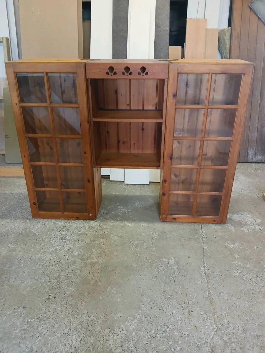 Kitchen units - Image 1