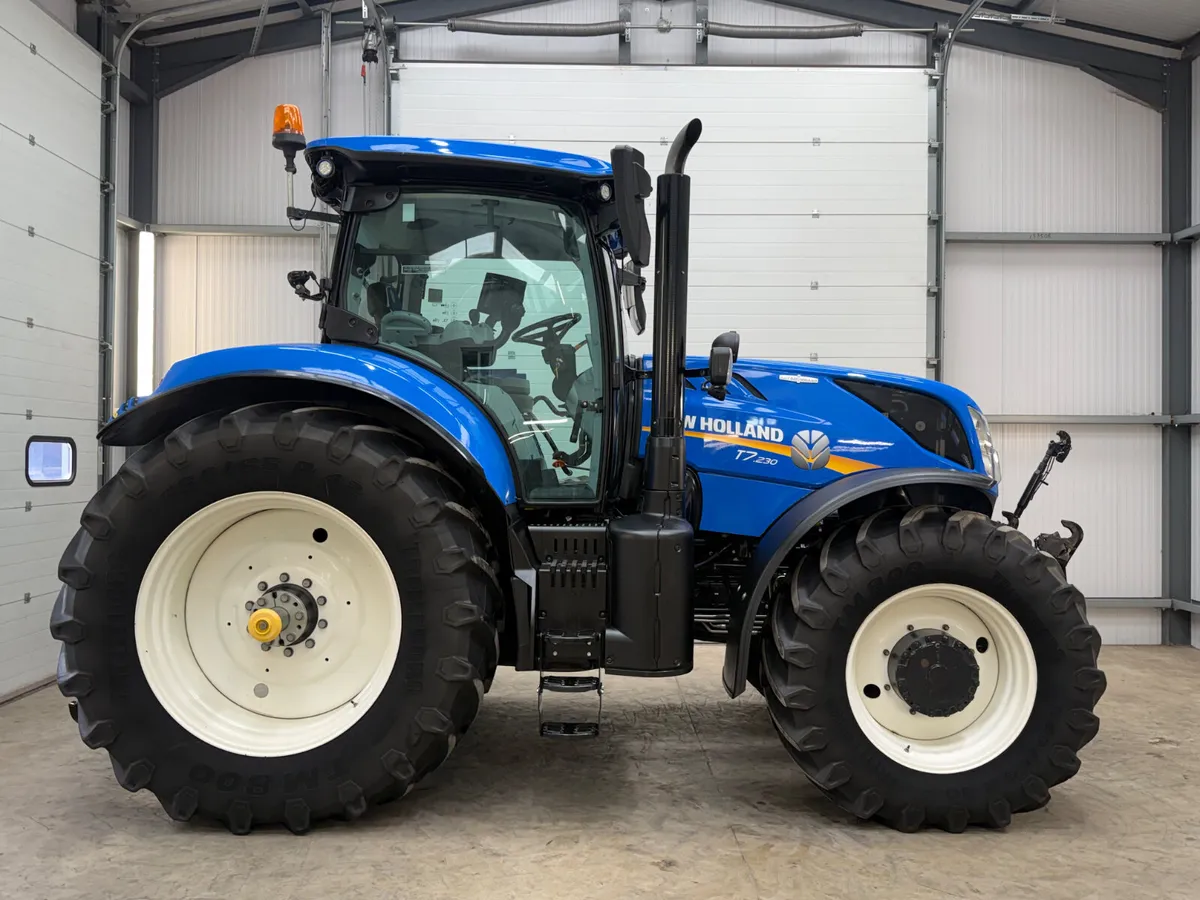 NewHolland T7.230 AutoCommand ***Top Condition!!** - Image 2