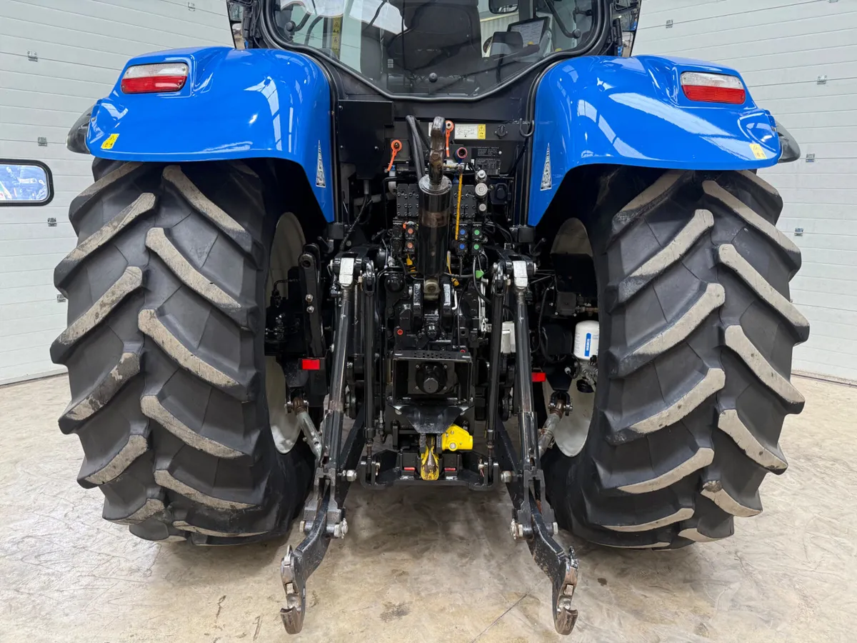 NewHolland T7.230 AutoCommand ***Top Condition!!** - Image 4