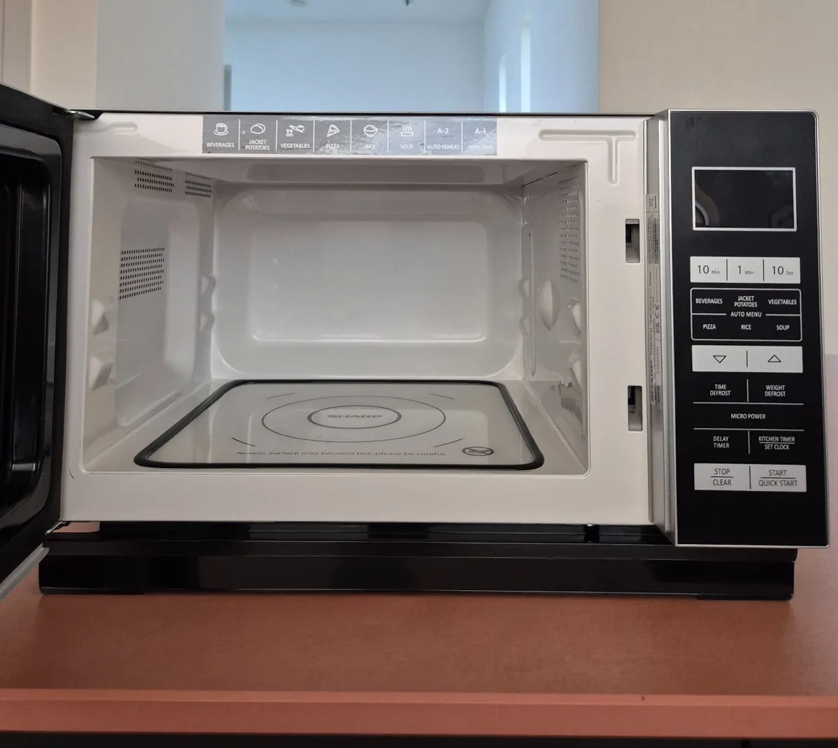 Microwave - Sharp 360 900w - Image 3