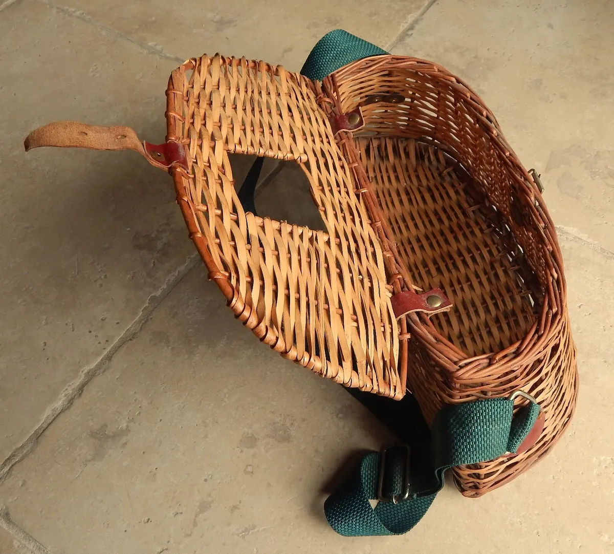 Wicker Fishing Creel - Image 3