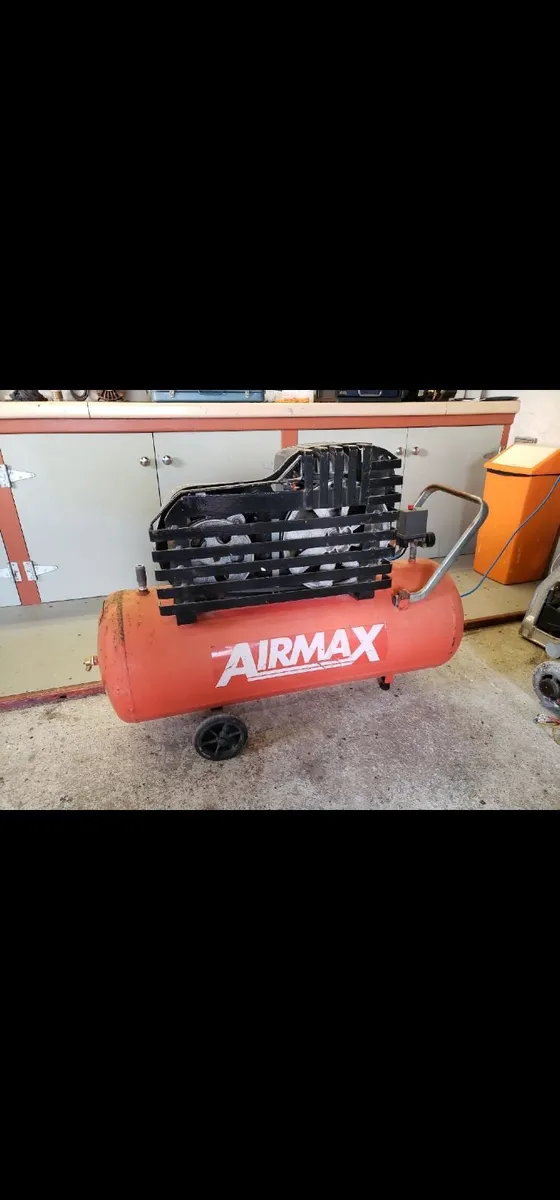 Airmax 100L Compressor made in Italy - Image 1