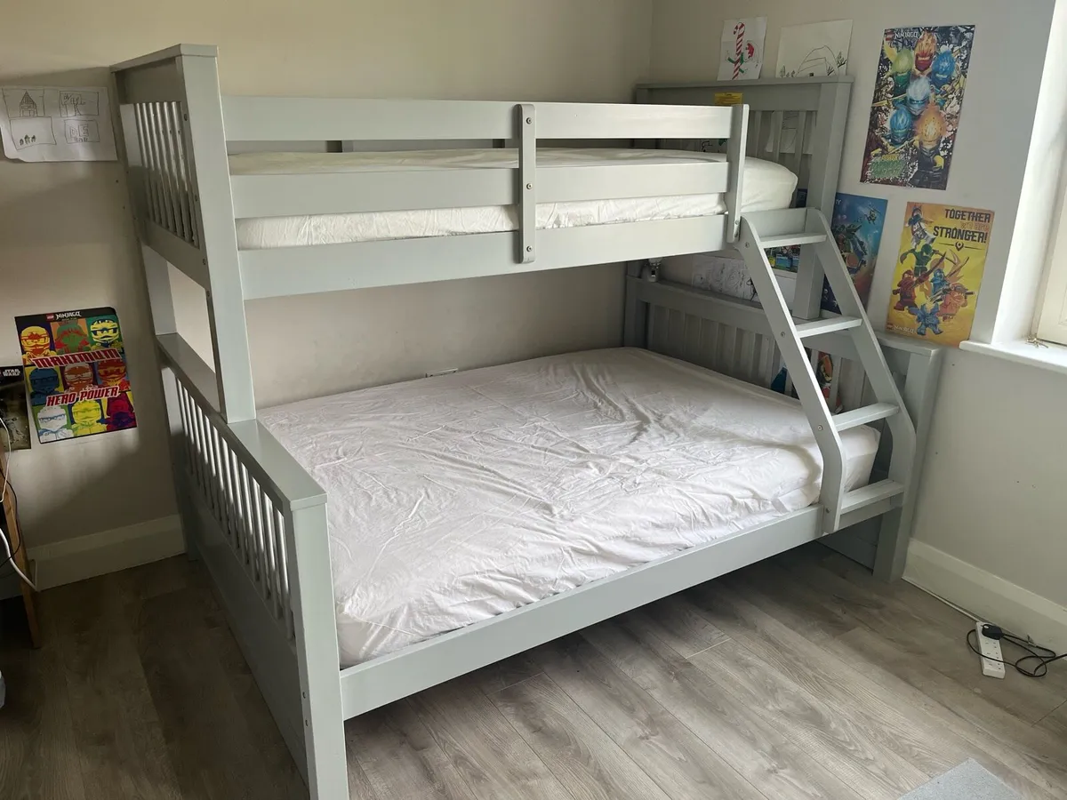 Triple bunk bed - Image 2