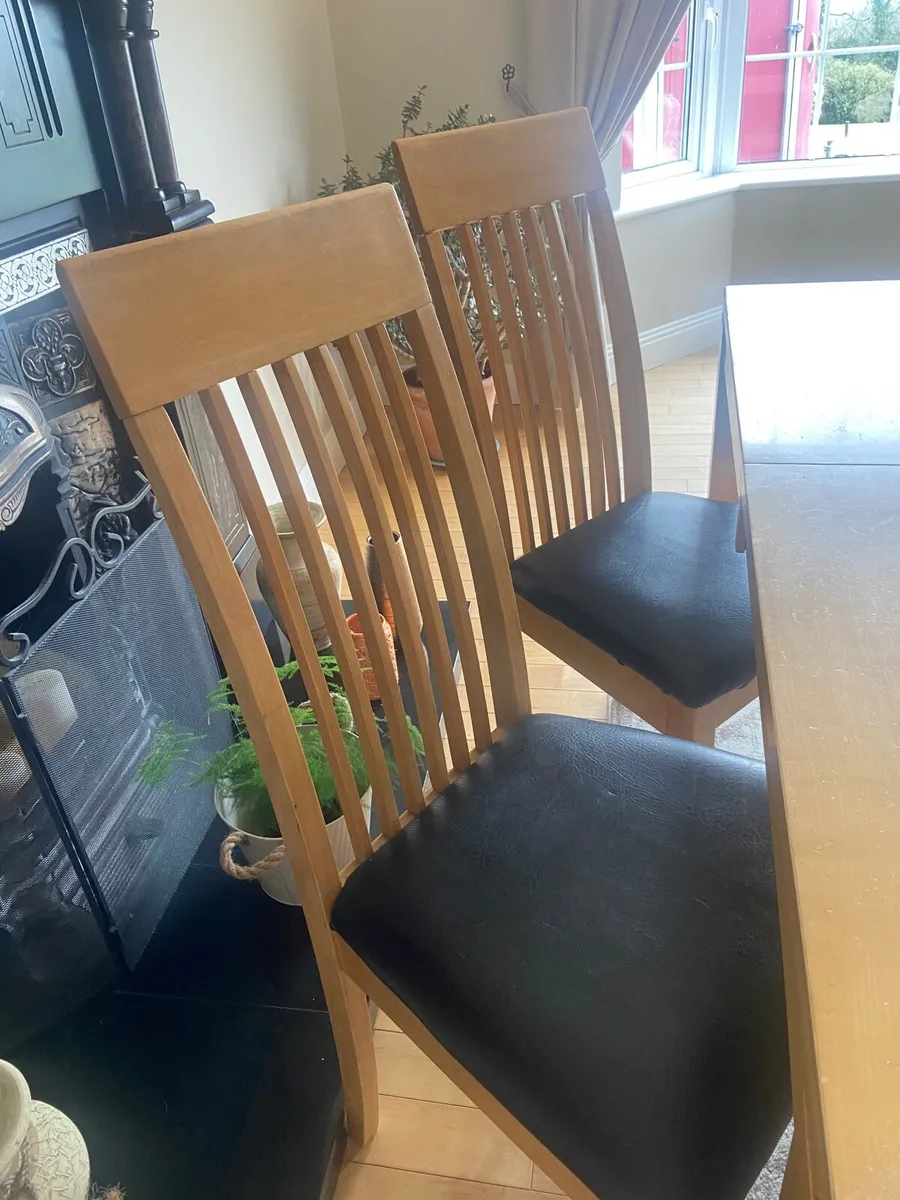 Table & 4 chairs - Image 2