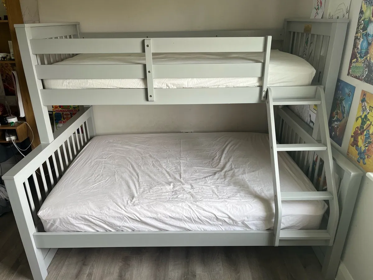 Triple bunk bed - Image 1