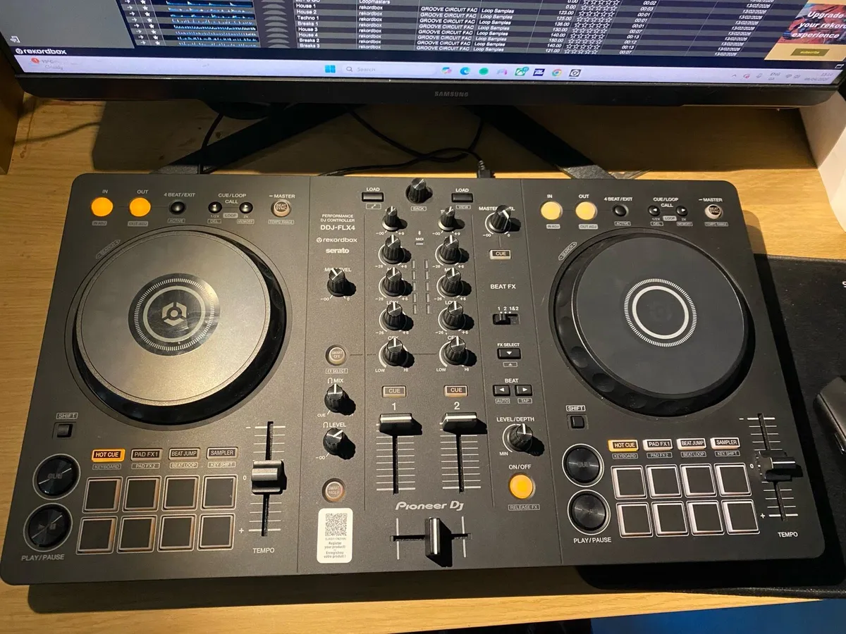 Pioneer DDJ-FLX4 controller - Image 3